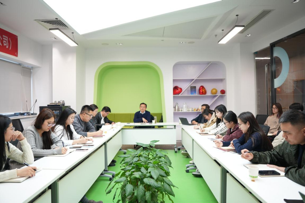 Culture diligente et transformation en papillons | Nanjing met sincèrement le cap sur son parcours stratégique 2026, fixant une nouvelle voie pour un développement de haute qualité